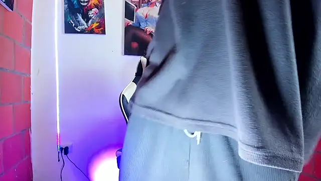 Snapshot of Liam_lee chatting on 03-15-26, 01:17 Liam lee online show from 03-15-26, 01:17