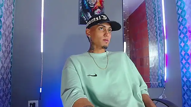 Snapshot of Liam_lee chatting on 04-01-26, 10:51 Liam lee online show from 04-01-26, 10:51