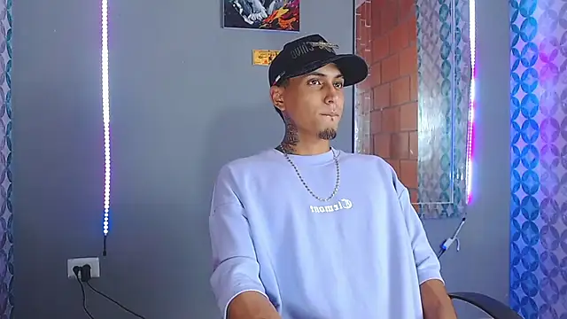 Liam lee online show from 04-30-26, 09:41
