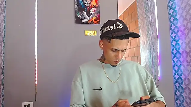 Liam lee online show from 05-07-26, 08:47