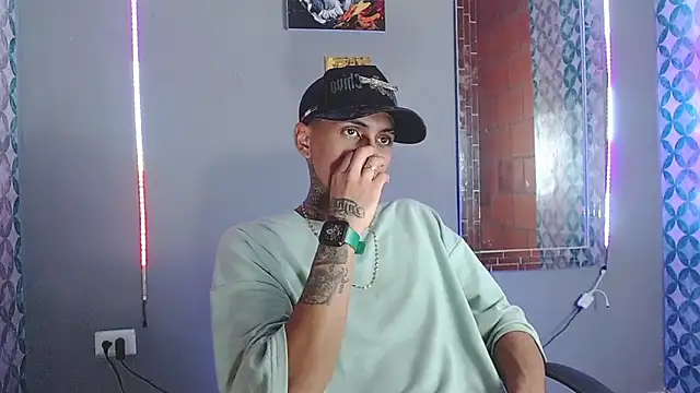 Liam lee online show from 05-10-26, 10:48