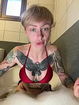 haileyhope  online show from 01-04-25, 02:25