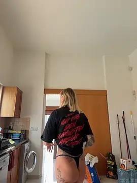 haileyhope  online show from 10-03-25, 08:55