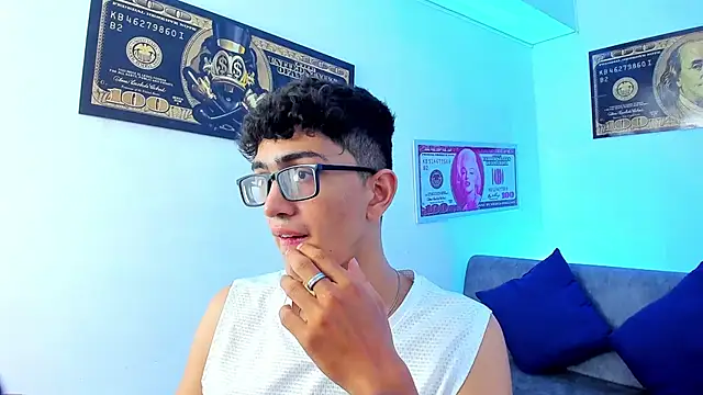 TylerWhite  online show from 01-19-25, 03:08
