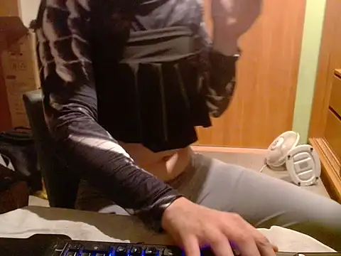 Snapshot of pinnklinkk chatting on 10-02-25, 10:50 pinnklinkk online show from 10-02-25, 10:50