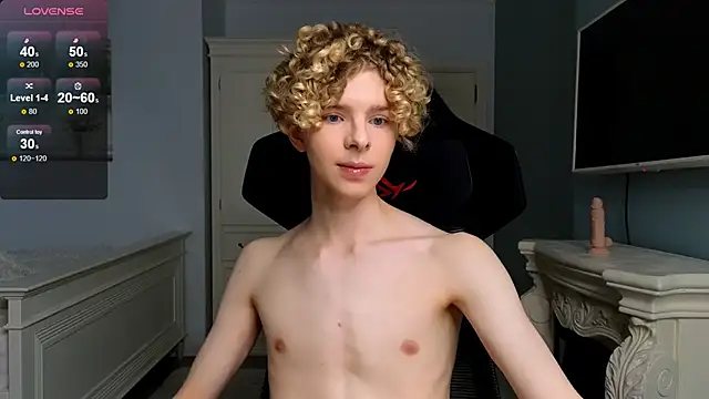 Snapshot of Kudi_Minnt chatting on 10-11-25, 04:05 Kudi Minnt online show from 10-11-25, 04:05