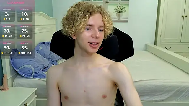 Snapshot of Kudi_Minnt chatting on 10-26-25, 04:57 Kudi Minnt online show from 10-26-25, 04:57