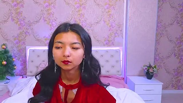 Snapshot of Shy_Kira chatting on 12-25-24, 12:26 Shy Kira online show from 12-25-24, 12:26