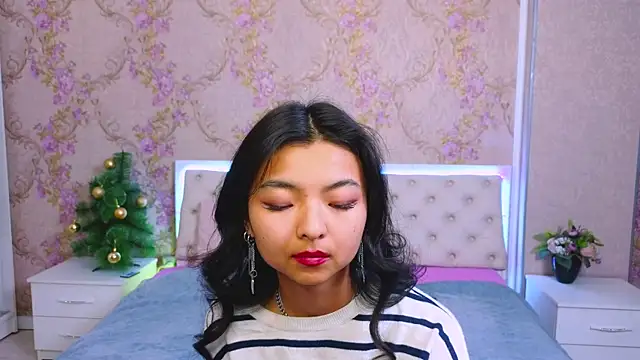 Snapshot of Shy_Kira chatting on 01-05-25, 06:35 Shy Kira online show from 01-05-25, 06:35