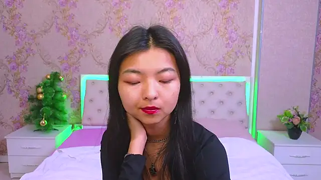 Snapshot of Shy_Kira chatting on 01-13-25, 12:45 Shy Kira online show from 01-13-25, 12:45