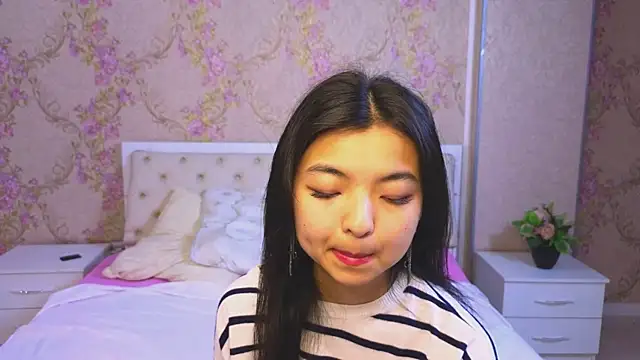 Snapshot of Shy_Kira chatting on 01-19-25, 03:21 Shy Kira online show from 01-19-25, 03:21