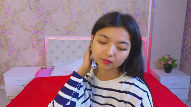 Snapshot of Shy_Kira chatting on 01-27-25, 03:28 Shy Kira online show from 01-27-25, 03:28