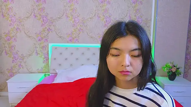 Snapshot of Shy_Kira chatting on 01-27-25, 06:31 Shy Kira online show from 01-27-25, 06:31