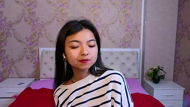 Snapshot of Shy_Kira chatting on 02-09-25, 03:45 Shy Kira online show from 02-09-25, 03:45