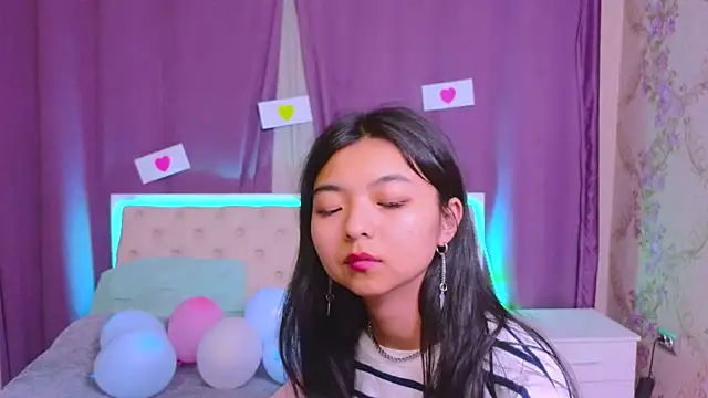 Snapshot of Shy_Kira chatting on 02-11-25, 06:44 Shy Kira online show from 02-11-25, 06:44