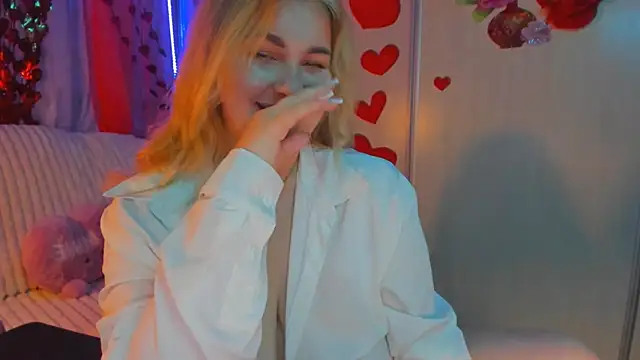 CoraSwon online show from 02-23-25, 06:45