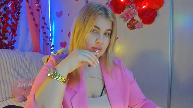 CoraSwon online show from 02-25-25, 07:14