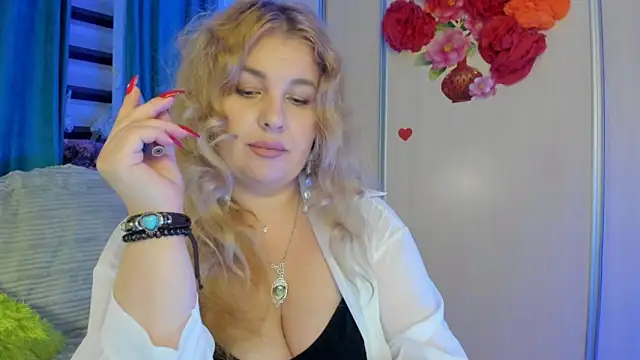 CoraSwon online show from 10-01-25, 05:41