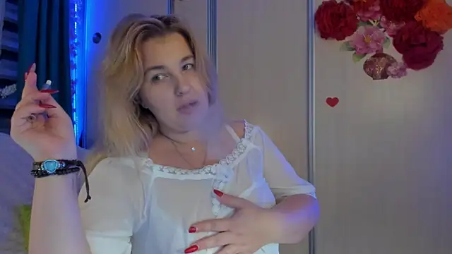 CoraSwon online show from 10-08-25, 07:00