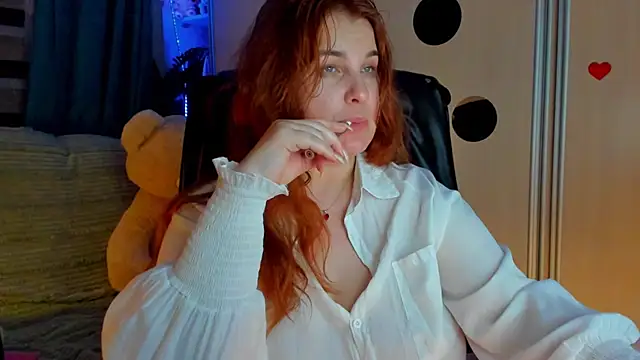 CoraSwon online show from 05-02-26, 08:47