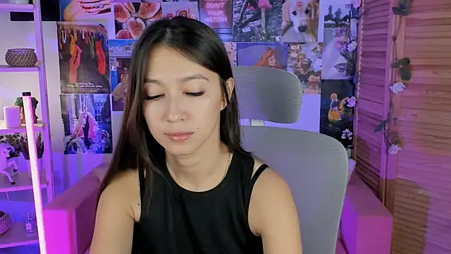 LanaBaker online show from 12-19-24, 06:01