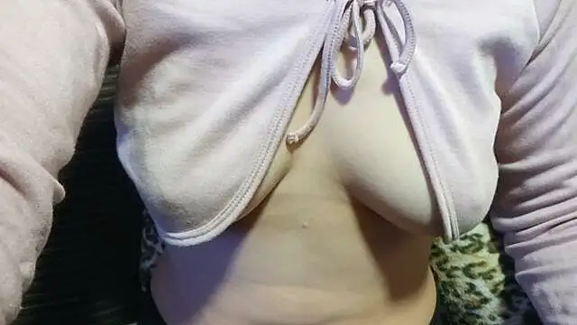 Snapshot of ForeversweetXX chatting on 11-23-25, 06:52 ForeversweetXX online show from 11-23-25, 06:52