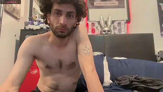 pantslesstraveler plt online show from 11-22-25, 01:59