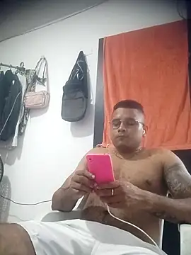 SaucyAffair0 online show from 03-26-26, 01:22