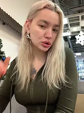 Snapshot of Sextazy chatting on 01-12-25, 11:39 Sextazy online show from 01-12-25, 11:39