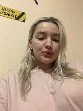 Snapshot of Sextazy chatting on 02-06-25, 11:15 Sextazy online show from 02-06-25, 11:15