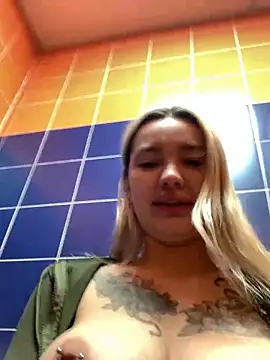 Snapshot of Sextazy chatting on 03-08-25, 12:52 Sextazy online show from 03-08-25, 12:52