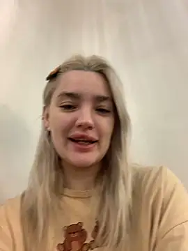 Snapshot of Sextazy chatting on 03-18-25, 12:14 Sextazy online show from 03-18-25, 12:14