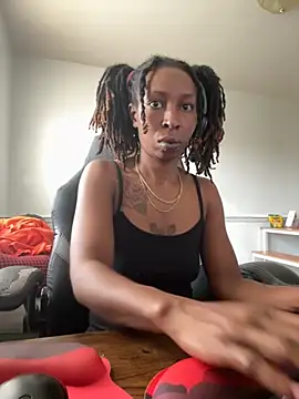 LeyaHoneybuns online show from 09-16-25, 04:41