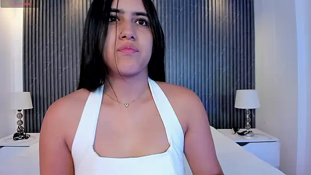 paulina sweett  online show from 06-17-26, 11:56