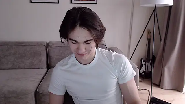 Snapshot of MarkusDean chatting on 02-15-25, 10:44 MarkusDean online show from 02-15-25, 10:44