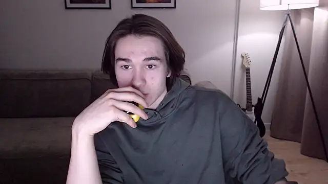 Snapshot of MarkusDean chatting on 03-19-25, 04:02 MarkusDean online show from 03-19-25, 04:02