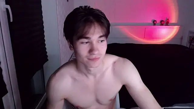 Snapshot of MarkusDean chatting on 09-15-25, 03:12 MarkusDean online show from 09-15-25, 03:12
