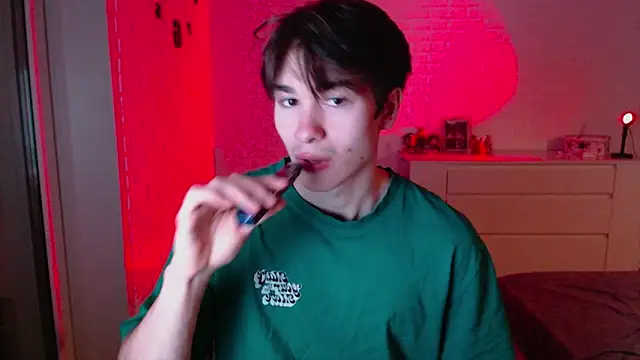 Snapshot of MarkusDean chatting on 02-17-26, 02:35 MarkusDean online show from 02-17-26, 02:35