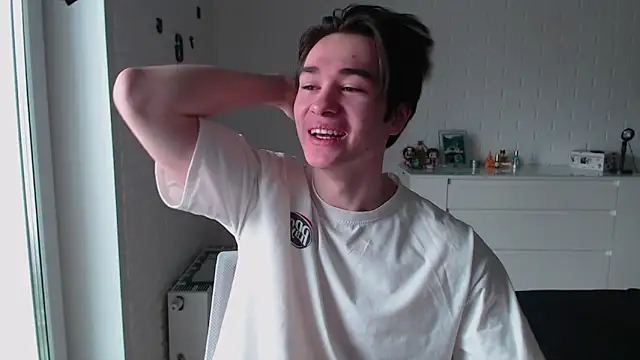 Snapshot of MarkusDean chatting on 03-10-26, 10:31 MarkusDean online show from 03-10-26, 10:31