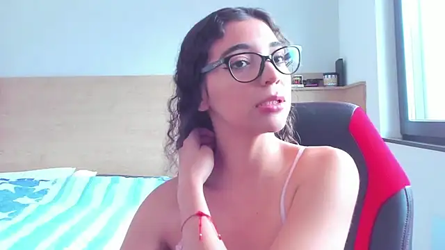 Snapshot of uniquerossie chatting on 10-16-25, 08:59 uniquerossie online show from 10-16-25, 08:59