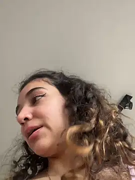 uniquerossie online show from 11-21-25, 08:46