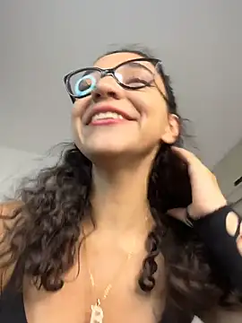 Snapshot of uniquerossie chatting on 02-18-26, 07:26 uniquerossie online show from 02-18-26, 07:26
