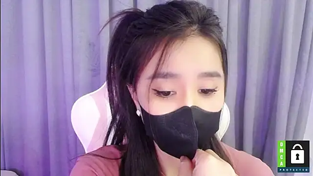 Snapshot of San___San chatting on 02-07-25, 05:10 San San online show from 02-07-25, 05:10