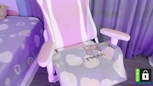 Snapshot of San___San chatting on 02-19-25, 01:18 San San online show from 02-19-25, 01:18