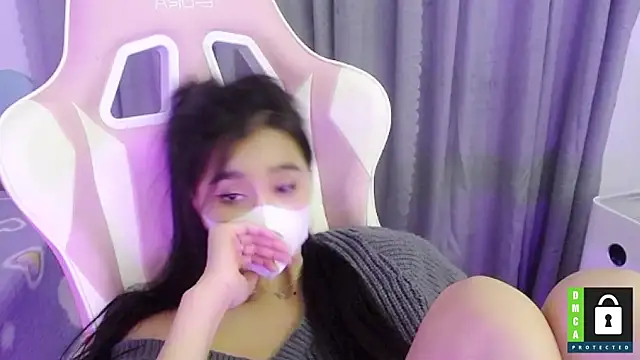 Snapshot of San___San chatting on 02-28-25, 12:42 San San online show from 02-28-25, 12:42