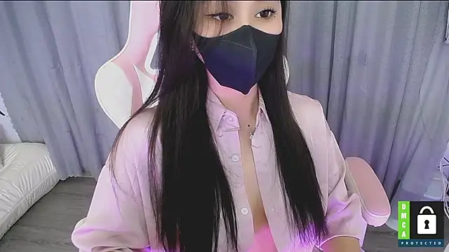 Snapshot of San___San chatting on 11-11-25, 03:06 San San online show from 11-11-25, 03:06