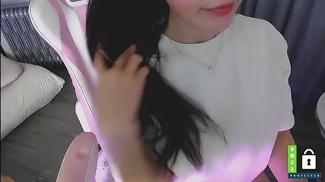 Snapshot of San___San chatting on 01-05-26, 05:27 San San online show from 01-05-26, 05:27