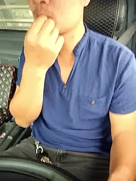 Vanilahirl online show from 11-18-25, 05:12