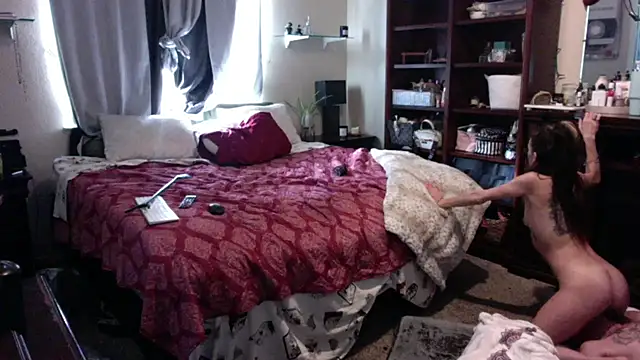 iBoneher69 online show from 12-16-25, 05:40