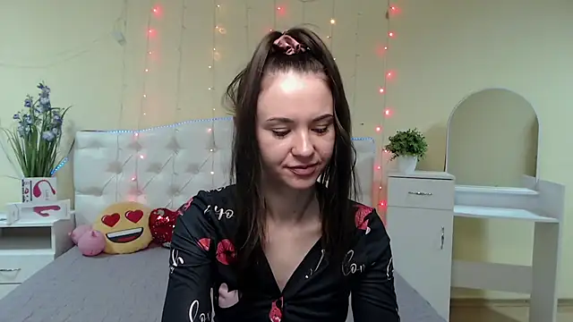 KaraCriegs online show from 01-31-25, 10:10